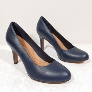 Clarks Heavenly Star Navy Leather Pumps – Size 9.5